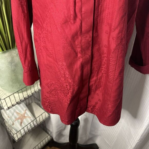 Chicos Women’s 0 US Red No Iron Animal Print Watermark Long Sleeves Workwear - Picture 3 of 11